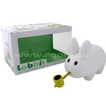 KIDROBOT SMOKING LABBIT