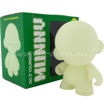 KIDROBOT MUNNY GLOW